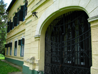 Almássy Kastély – 2. kép